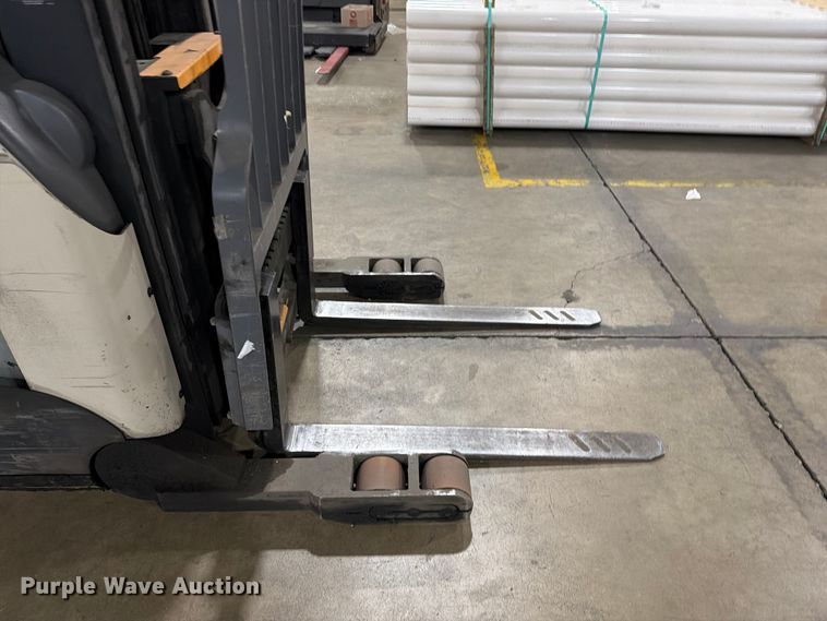 image for item FB8054 2016 Crown RR5725-35 reach truck