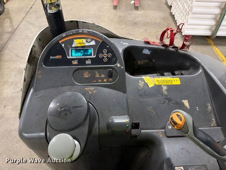 image for item FB8054 2016 Crown RR5725-35 reach truck