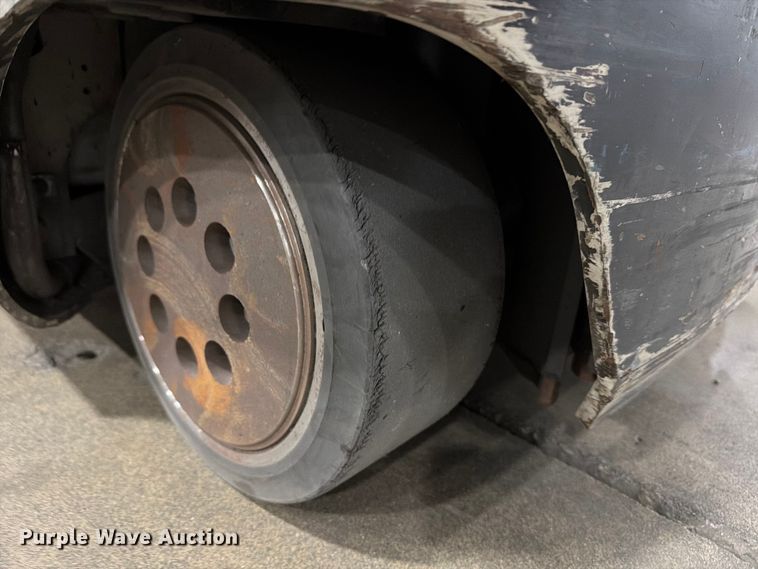 image for item FB8054 2016 Crown RR5725-35 reach truck