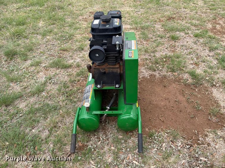 image for item FB8069 John Deere AC1-8GS air compressor
