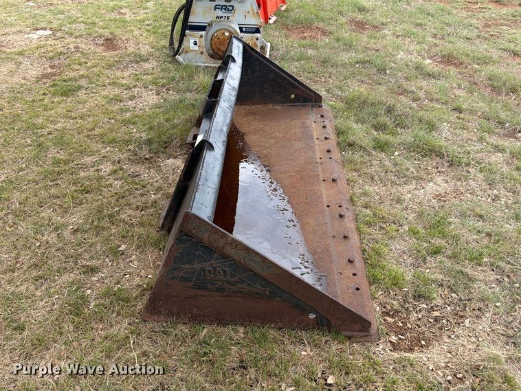image for item FB8080 Caterpillar skid steer bucket