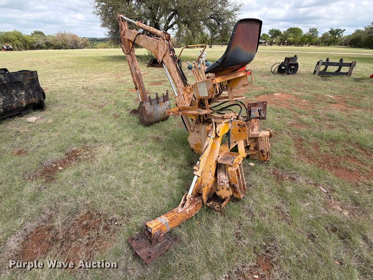 image for item FB8083 ARPS 730 backhoe attachment