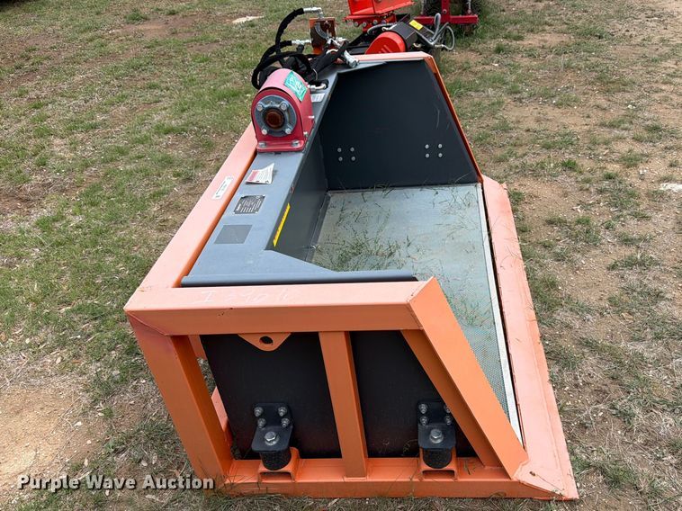 image for item FB8105 Raytree RMVB78U skid steer vibratory screening bucket