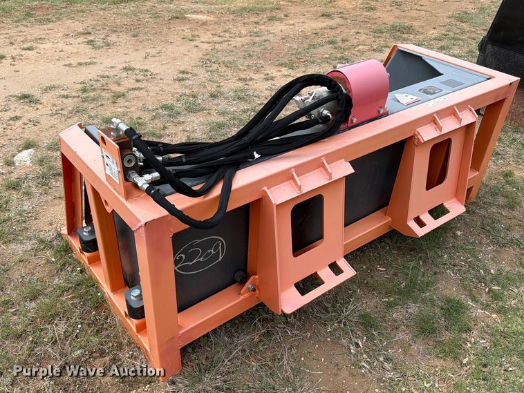 image for item FB8105 Raytree RMVB78U skid steer vibratory screening bucket