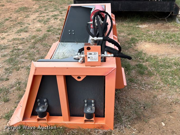 image for item FB8105 Raytree RMVB78U skid steer vibratory screening bucket