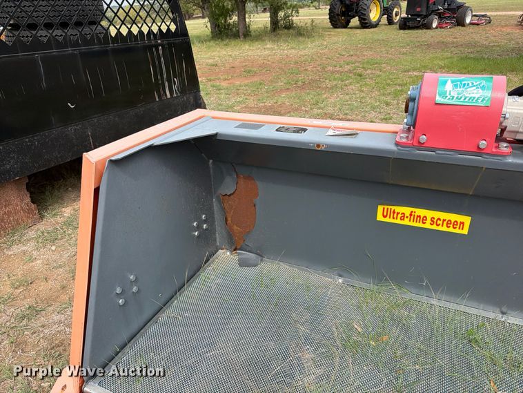 image for item FB8105 Raytree RMVB78U skid steer vibratory screening bucket