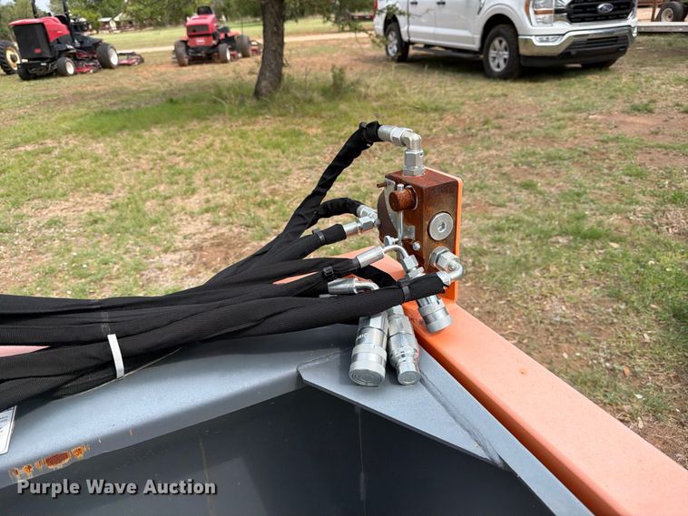 image for item FB8105 Raytree RMVB78U skid steer vibratory screening bucket