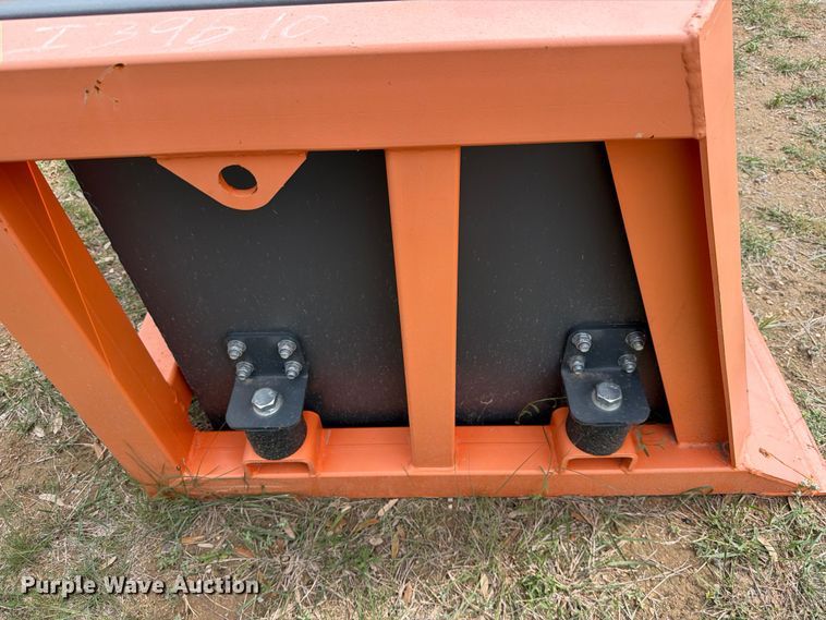 image for item FB8105 Raytree RMVB78U skid steer vibratory screening bucket