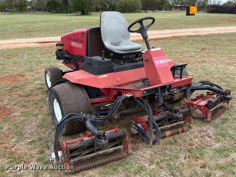 image for item FB8106 2002 Toro Reelmaster 5500-D reel mower