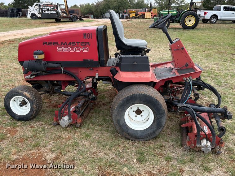 image for item FB8106 2002 Toro Reelmaster 5500-D reel mower