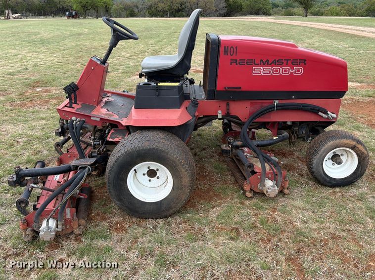 image for item FB8106 2002 Toro Reelmaster 5500-D reel mower