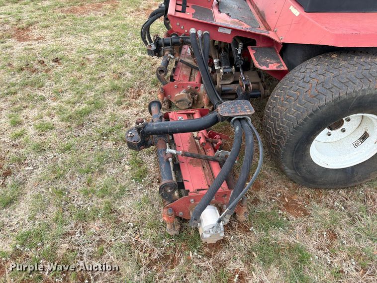 image for item FB8106 2002 Toro Reelmaster 5500-D reel mower