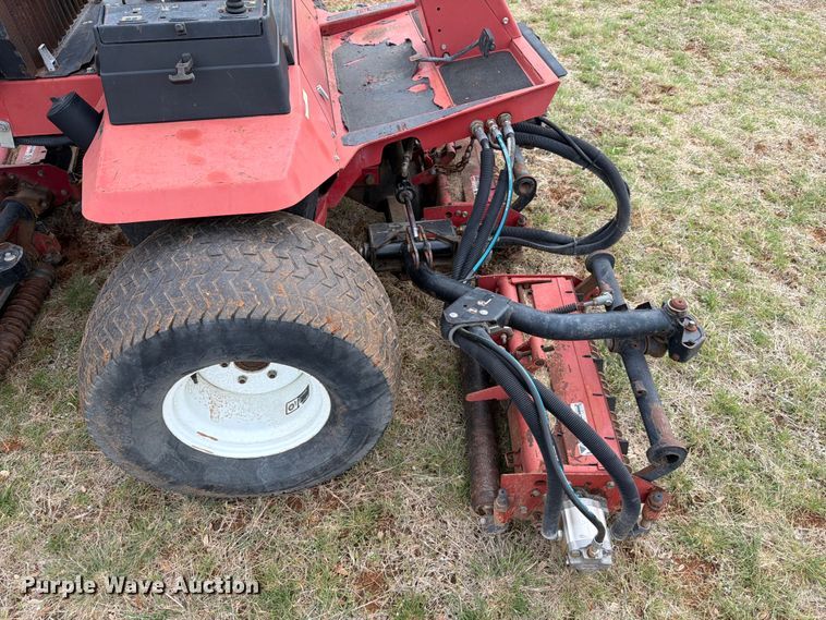 image for item FB8106 2002 Toro Reelmaster 5500-D reel mower