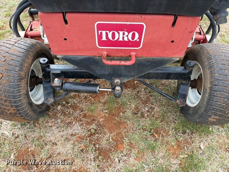image for item FB8106 2002 Toro Reelmaster 5500-D reel mower