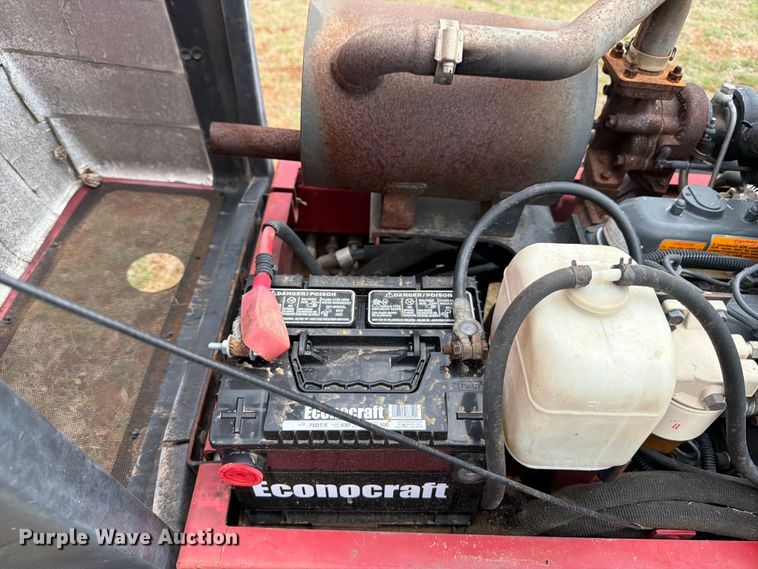 image for item FB8106 2002 Toro Reelmaster 5500-D reel mower
