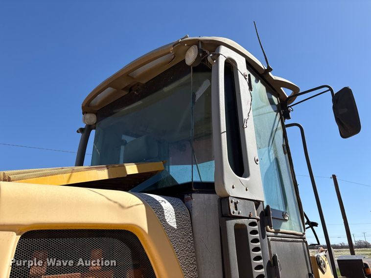 image for item FC2082 2008 New Holland W130B wheel loader