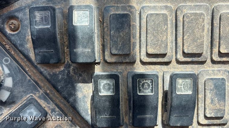 image for item FC2082 2008 New Holland W130B wheel loader