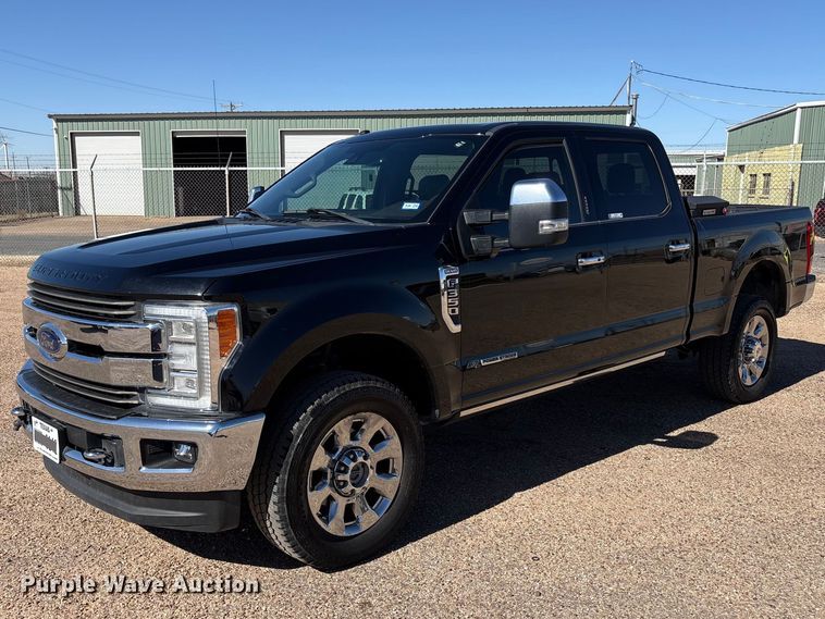 image for item FC2113 2017 Ford F350 King Ranch Crew Cab pickup truck