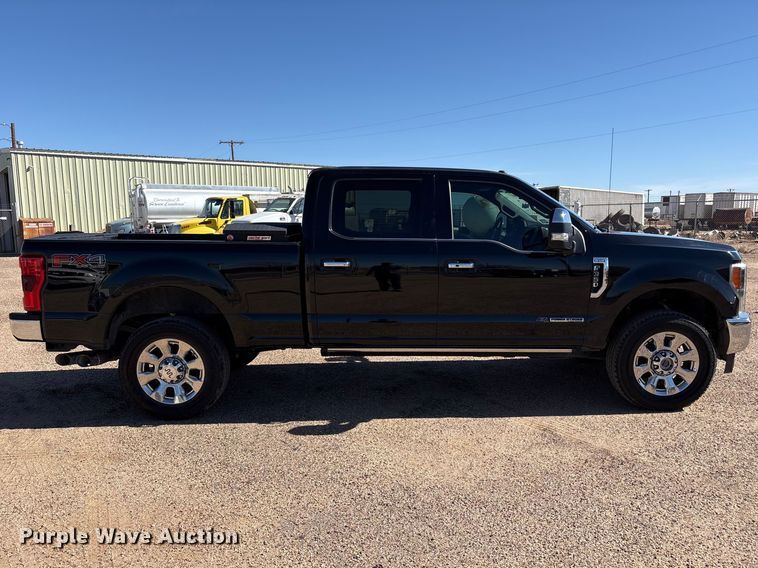 image for item FC2113 2017 Ford F350 King Ranch Crew Cab pickup truck