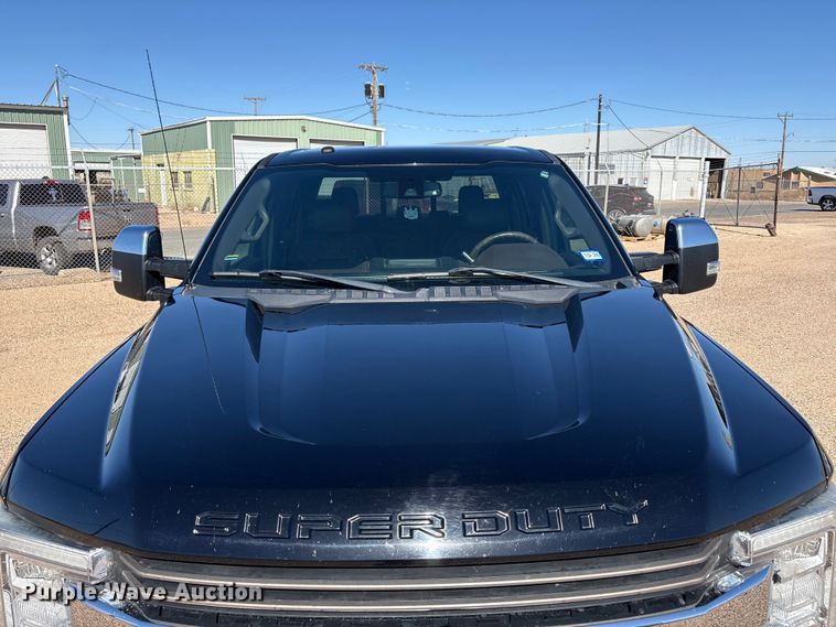 image for item FC2113 2017 Ford F350 King Ranch Crew Cab pickup truck