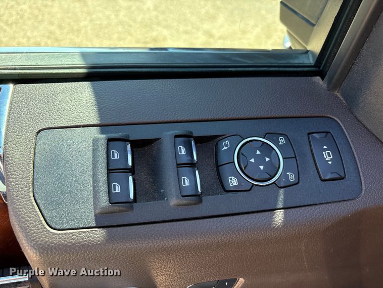 image for item FC2113 2017 Ford F350 King Ranch Crew Cab pickup truck