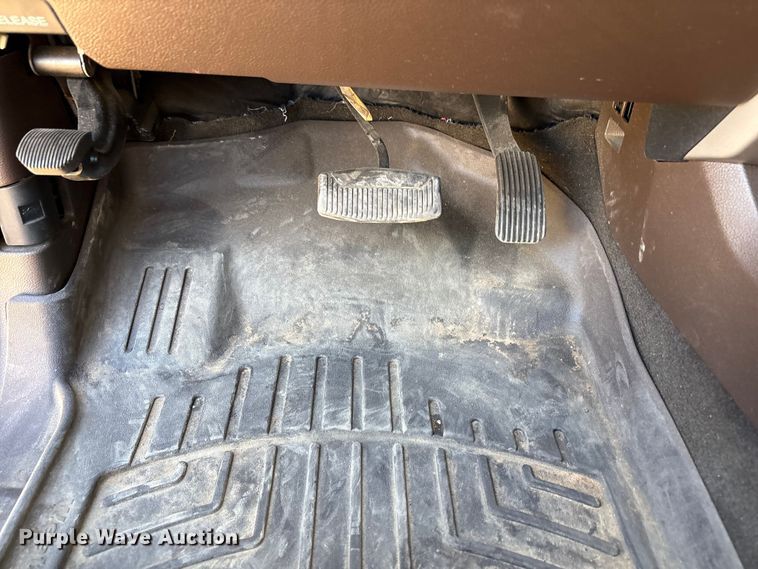 image for item FC2113 2017 Ford F350 King Ranch Crew Cab pickup truck