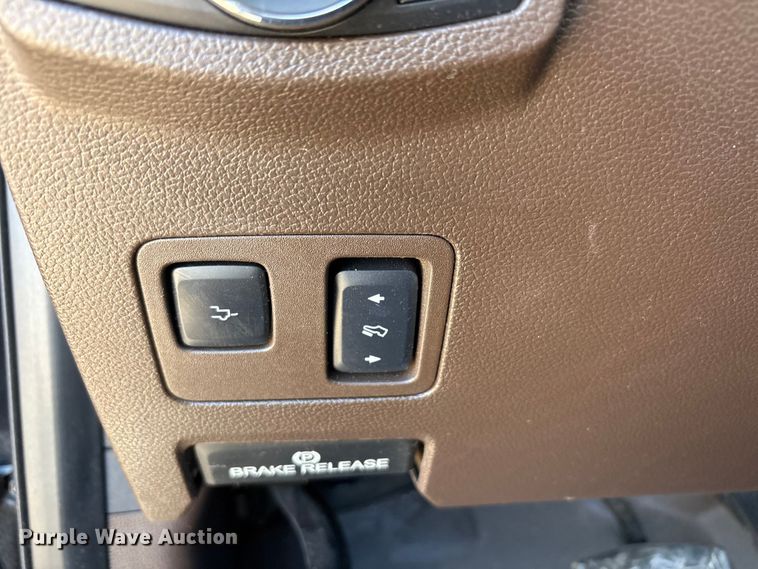 image for item FC2113 2017 Ford F350 King Ranch Crew Cab pickup truck