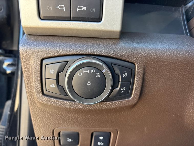 image for item FC2113 2017 Ford F350 King Ranch Crew Cab pickup truck