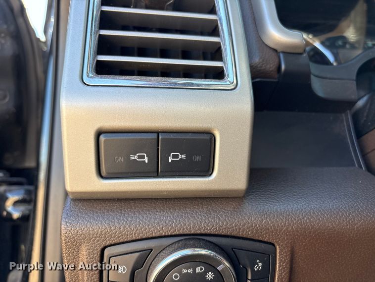 image for item FC2113 2017 Ford F350 King Ranch Crew Cab pickup truck