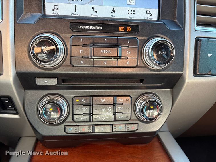 image for item FC2113 2017 Ford F350 King Ranch Crew Cab pickup truck