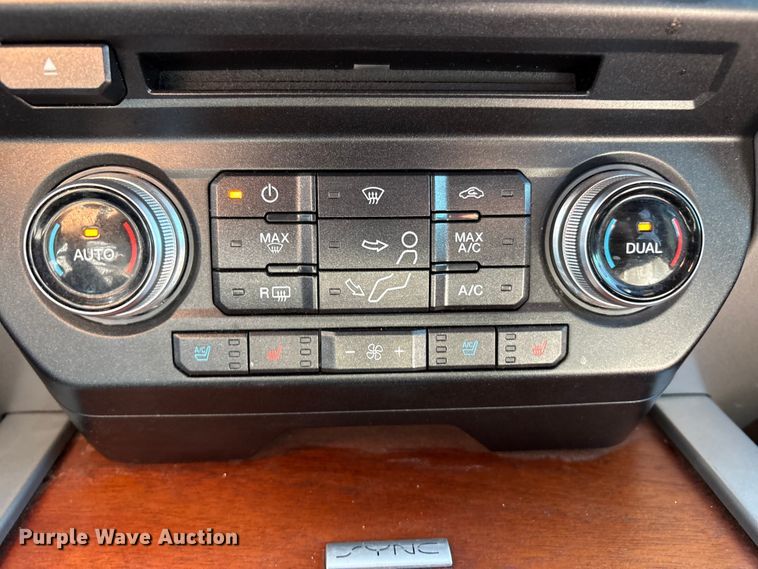 image for item FC2113 2017 Ford F350 King Ranch Crew Cab pickup truck