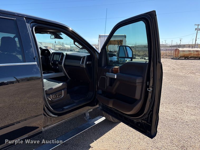 image for item FC2113 2017 Ford F350 King Ranch Crew Cab pickup truck