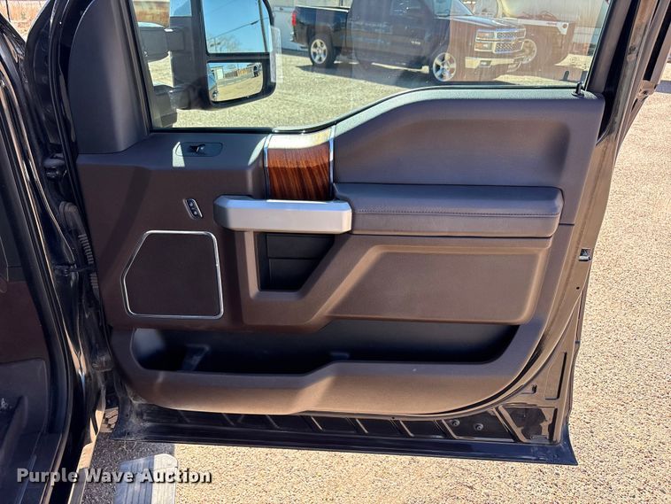 image for item FC2113 2017 Ford F350 King Ranch Crew Cab pickup truck