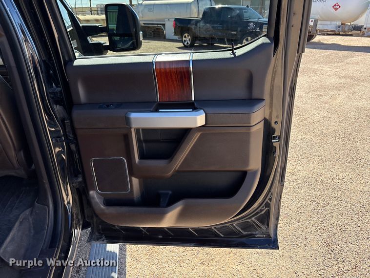 image for item FC2113 2017 Ford F350 King Ranch Crew Cab pickup truck