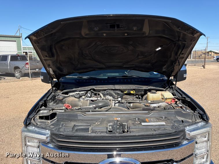 image for item FC2113 2017 Ford F350 King Ranch Crew Cab pickup truck