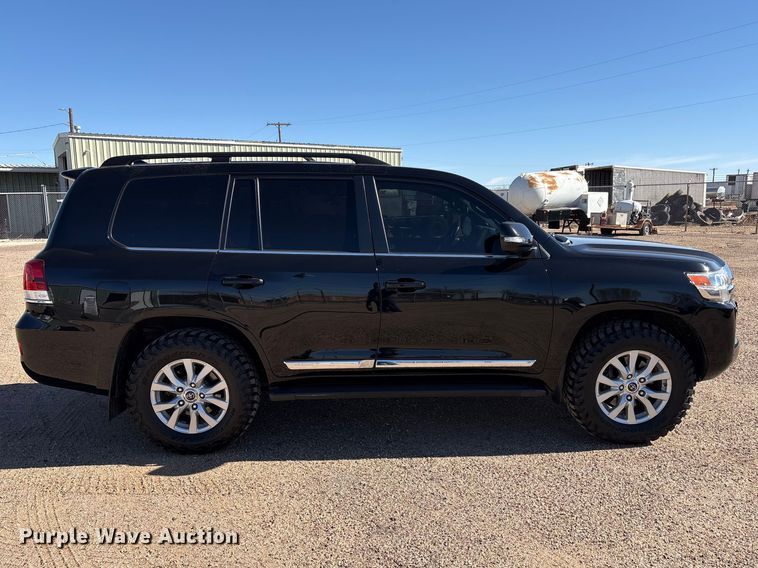 image for item FC2114 2016 Toyota Land Cruiser SUV