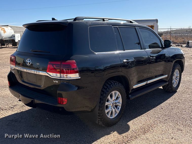 image for item FC2114 2016 Toyota Land Cruiser SUV