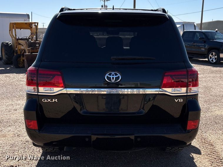 image for item FC2114 2016 Toyota Land Cruiser SUV