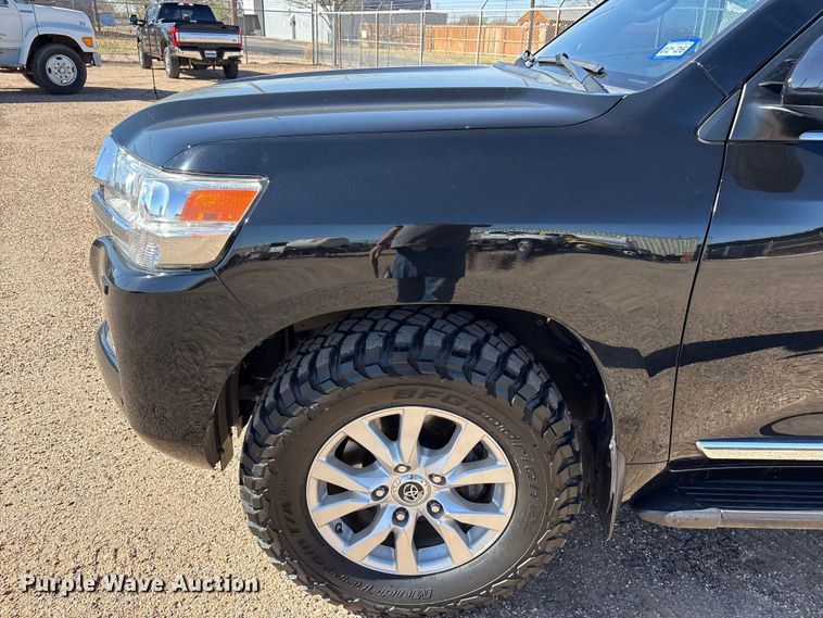 image for item FC2114 2016 Toyota Land Cruiser SUV