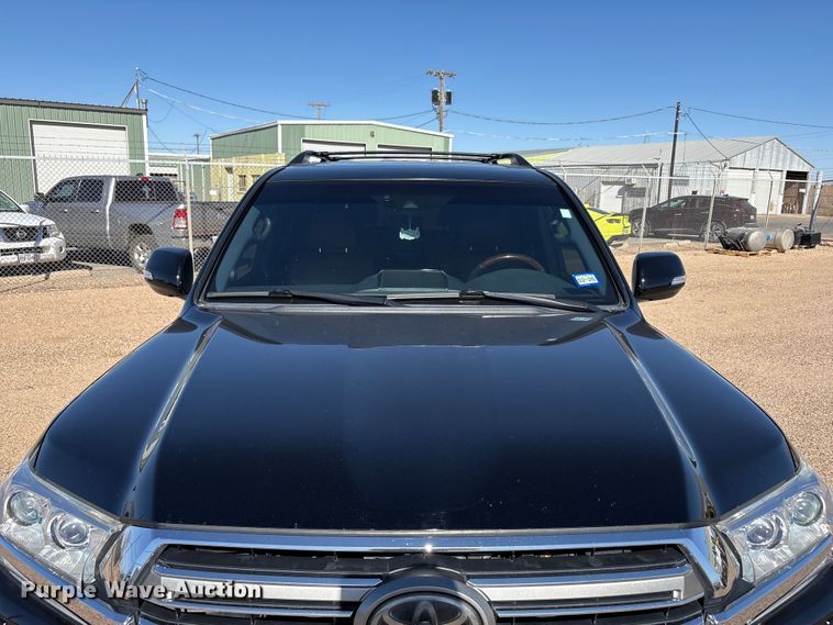 image for item FC2114 2016 Toyota Land Cruiser SUV