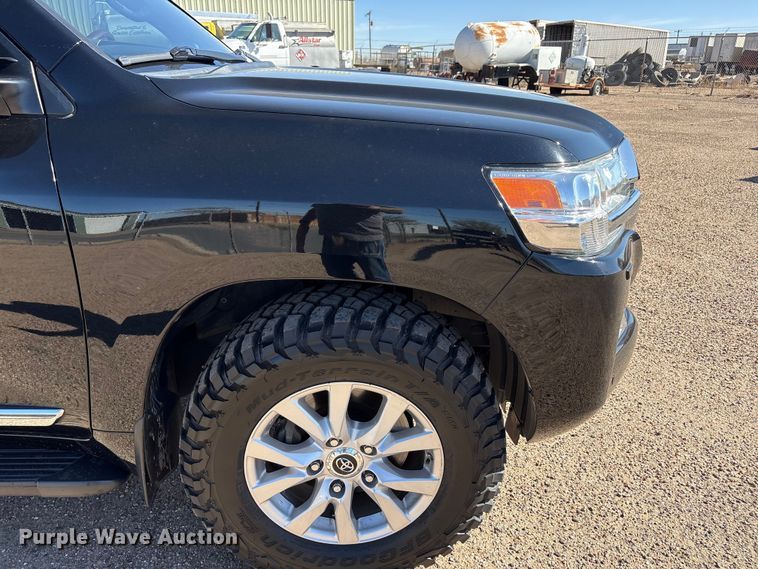 image for item FC2114 2016 Toyota Land Cruiser SUV