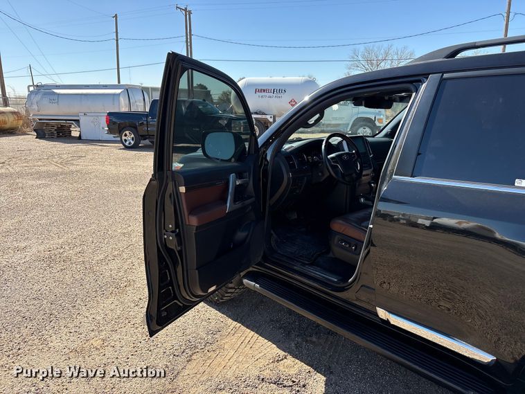 image for item FC2114 2016 Toyota Land Cruiser SUV