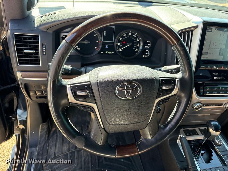 image for item FC2114 2016 Toyota Land Cruiser SUV