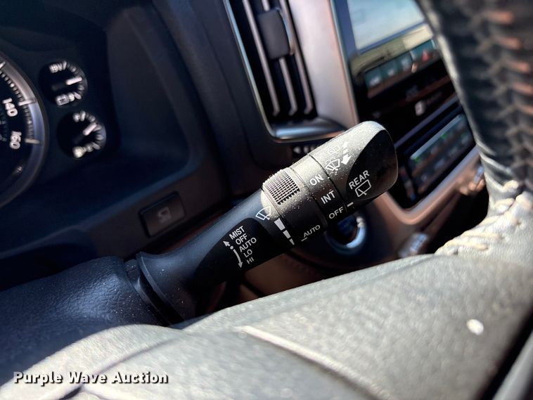 image for item FC2114 2016 Toyota Land Cruiser SUV