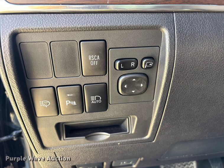 image for item FC2114 2016 Toyota Land Cruiser SUV