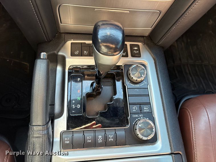 image for item FC2114 2016 Toyota Land Cruiser SUV