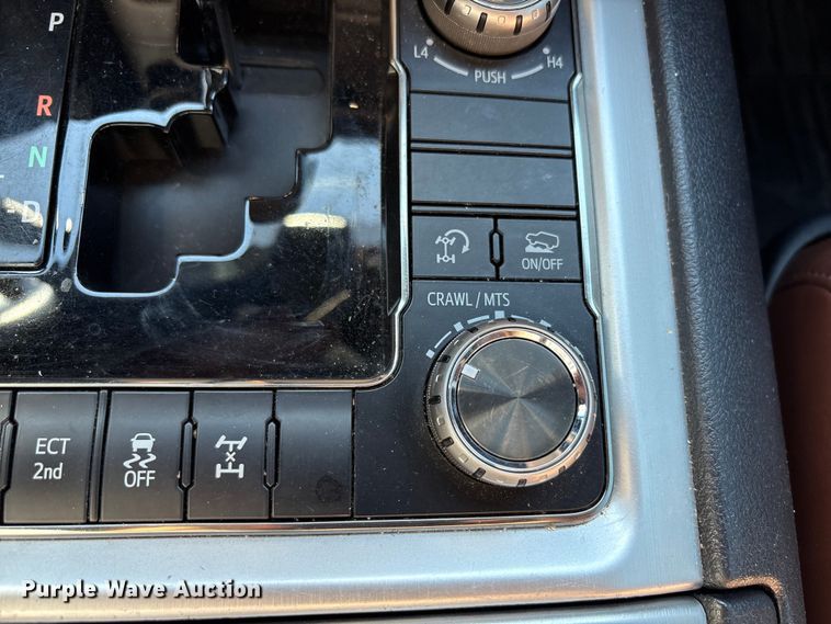 image for item FC2114 2016 Toyota Land Cruiser SUV