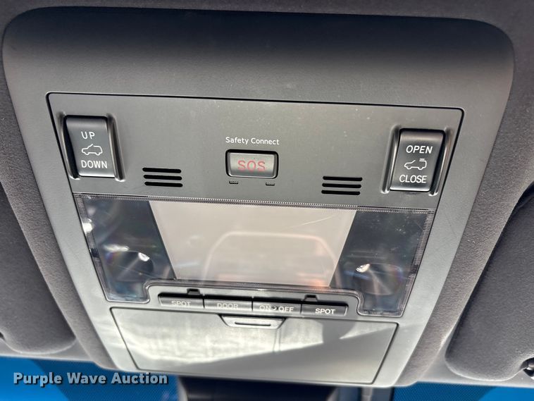 image for item FC2114 2016 Toyota Land Cruiser SUV