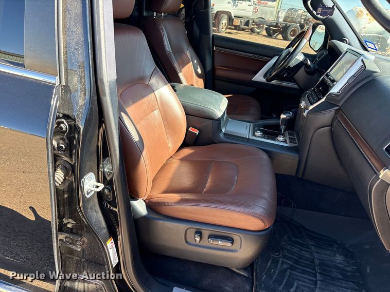 image for item FC2114 2016 Toyota Land Cruiser SUV