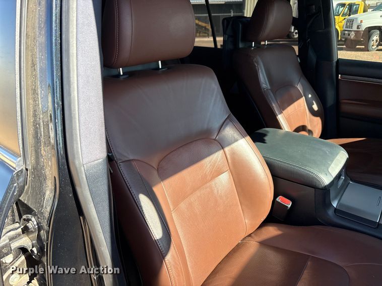 image for item FC2114 2016 Toyota Land Cruiser SUV